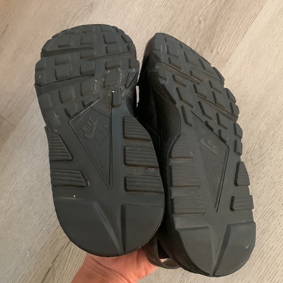 Nike mens Air Huarache Run Triple Black Shoes Size 9 - Picture 4 of 12